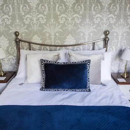 Riverdale House 4* Άθλον