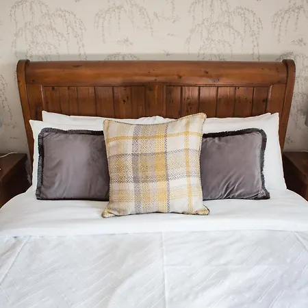 Bed and Breakfast Riverdale House 4*