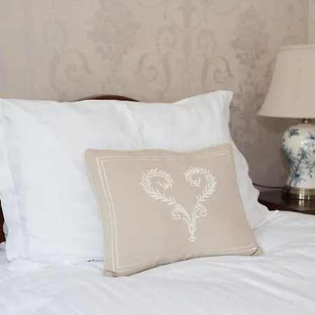 Bed and Breakfast Riverdale House