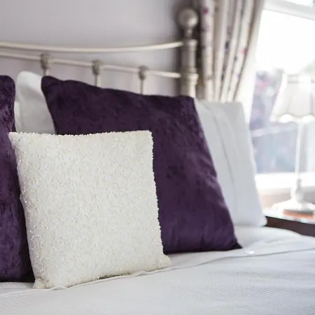 Bed and Breakfast Riverdale House 4*