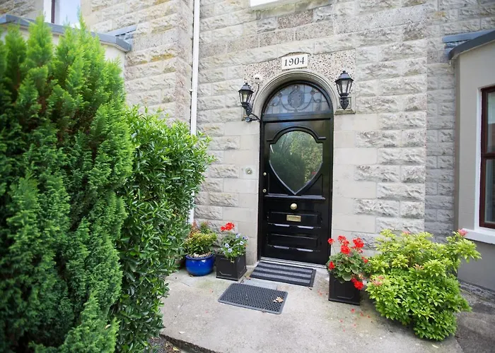 Riverdale House Bed & Breakfast