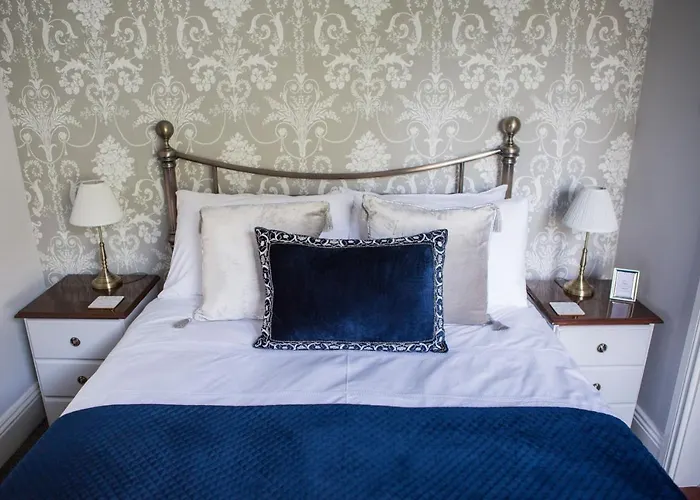 Riverdale House 4* Атлон