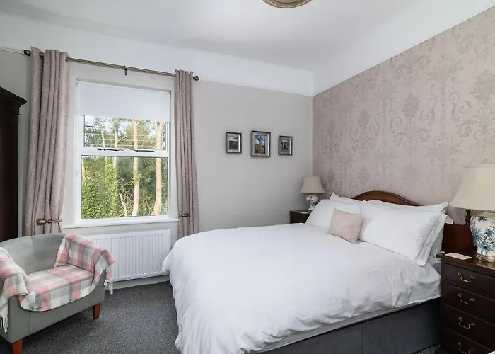 Riverdale House Bed & Breakfast