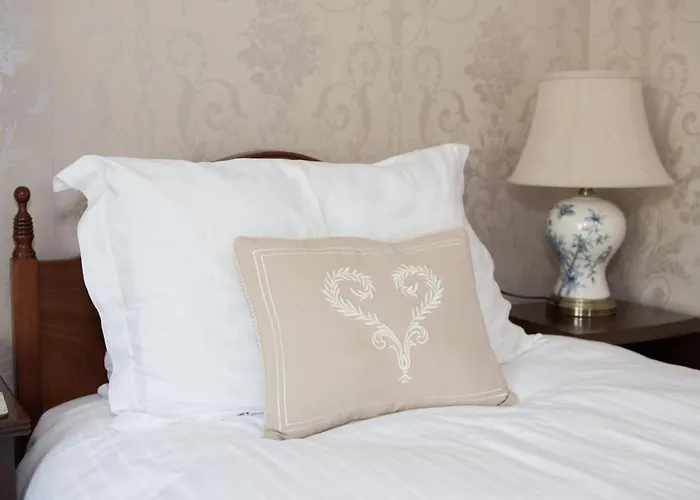 Bed & Breakfast Riverdale House