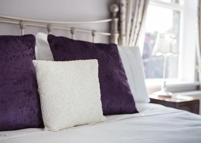 Bed & Breakfast Riverdale House 4*